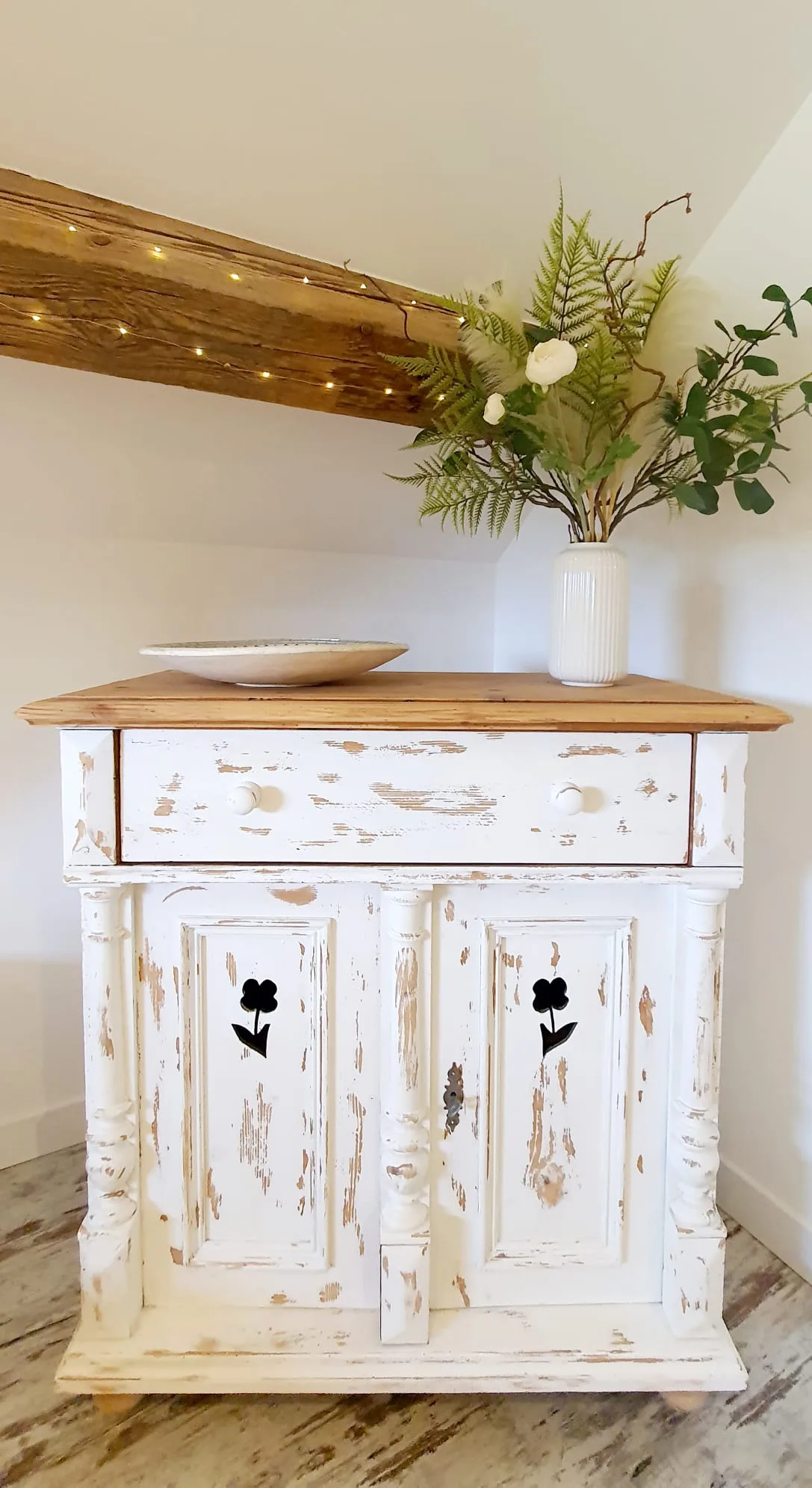 Commode ancienne patinée détail