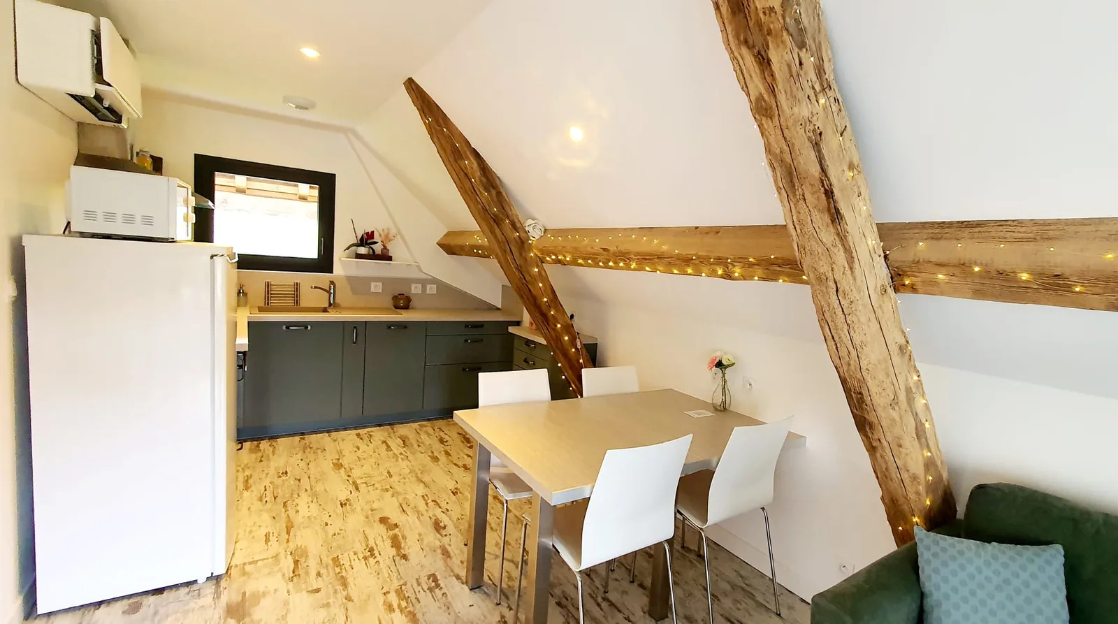 Appartement cuisine et table