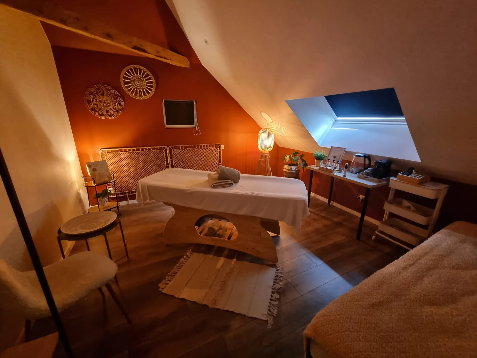 Coin tisanerie huiles essentielles Nespresso salle massage